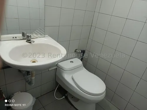 Juan Carlos González Renta House Carabobo Vende Fondo De Comercio Para La Compra Y Venta De Licores Nacionales E Importados Delicias Do Castelo Urb. Trigal Sur Mls #24-2696 Rah/jcg.