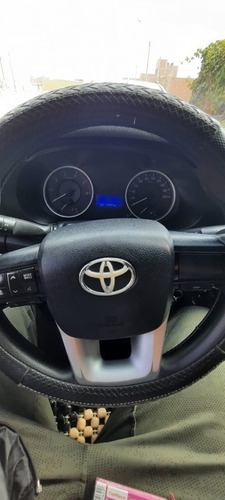 Imagen 11 de 25 de Toyota Hilux 4x4 Sr Modelo Revo Sr