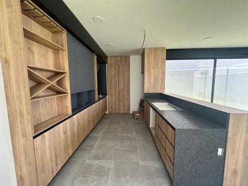 Hermosa Residencia Premium En Venta Entre El Refugio Y Zibatá, 4 Recámaras, Lujo