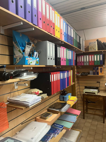 Se Vende Instalaciones Completas Y Mercaderia En Stock - No Fondo De Comercio.