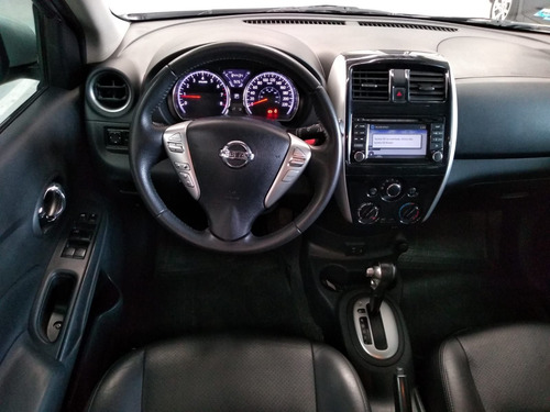 Imagen 13 de 15 de Nissan Versa 2017 1.6 Exclusive Navi At