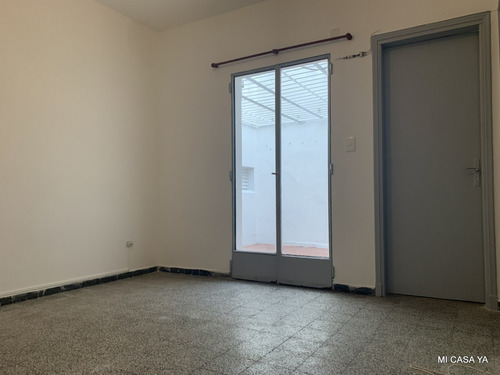 Imagen 4 de 16 de Venta Apartamento La Blanqueada 1 Dorm , Planta Baja, Patio Y Sin Gastos Comunes.