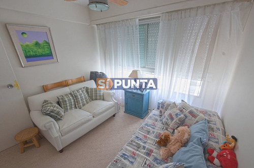 Imagen 8 de 20 de Departamento De 2 Dormitorios En Venta En Torre Con Todos Los Servicios
