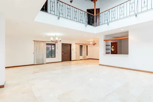 Casa En Venta En El Poblado. Cod V4490