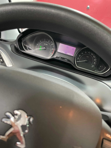 Imagen 12 de 25 de Peugeot 208 2016 1.6 Allure Touchscreen