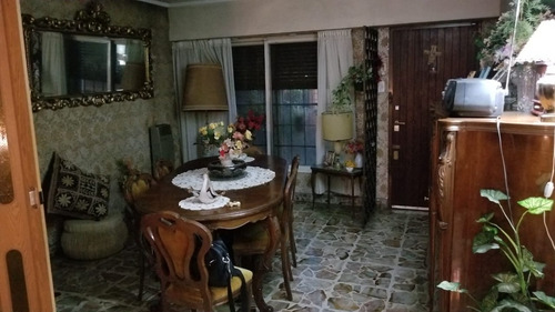 En Venta En Ciudad Jardin, Chalet Sobre Lote De 10 X 20 En Una Sola Planta - F: 726