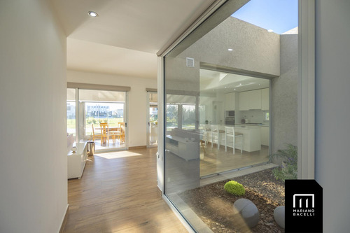 Casa En Venta En Terralagos
