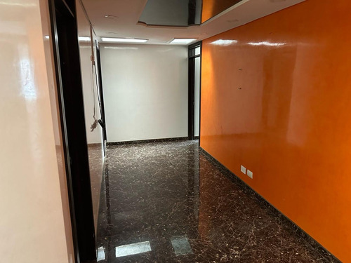 ¡oportunidad De Inversión! 2 Apartamentos Independientes En Edificio Lizzeth (18424).