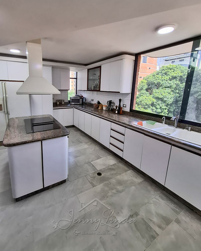Venta Apartamento Urb. La Soledad, 197mts Exclusivo Maracay Aragua