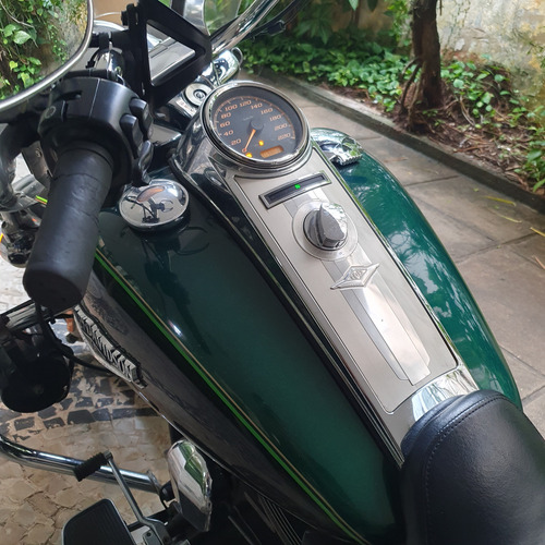 Motocicleta Verde 2016.