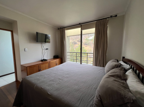 Casa En Arriendo De 5 Dorm. En Las Condes