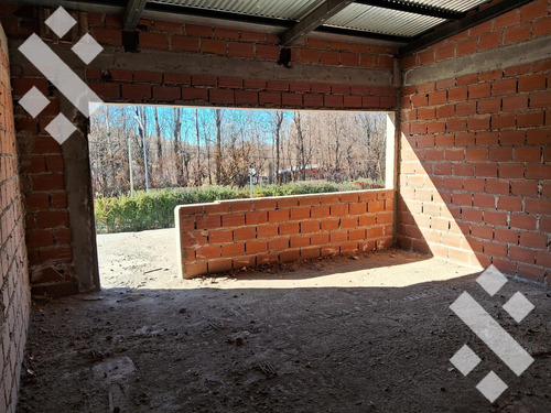 En Venta, Casa De 4 Dormitorios En Obra Santa Rita, Plottier
