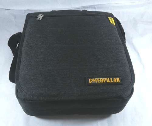 Imagen 5 de 8 de Morral Caterpillar Porta Tablet iPad Hasta 12 Pulgadas Plomo