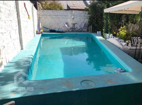Casa En Venta De 4 Dorm. En Recoleta