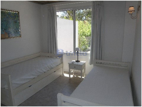 Alquiler Casa En La Barra, 3 Dormitorios 3 Baños (2 En Suite)- Ref: 1162