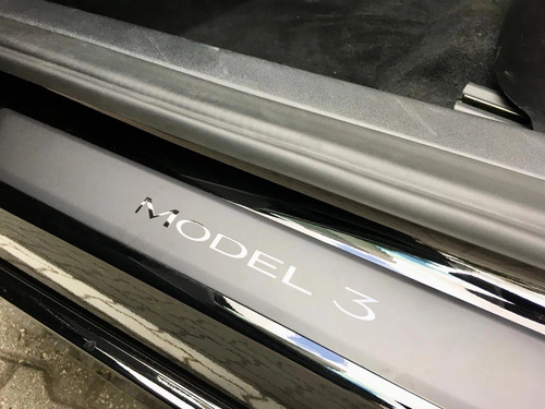 Tesla Model 3 0.0 Standard Rwd