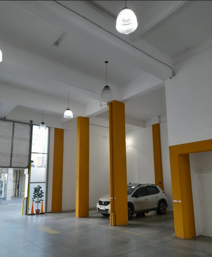 Garage Con Espacio Aereo Aprobado En Excepcional Ubicacion
