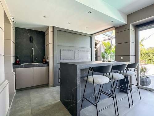 Excelente Casa Con Impecables Detalles En La Concepción Lujan