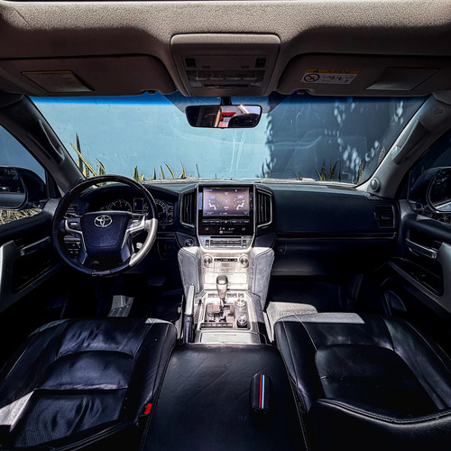 Toyota Land Cruiser LC200 4.5 VX