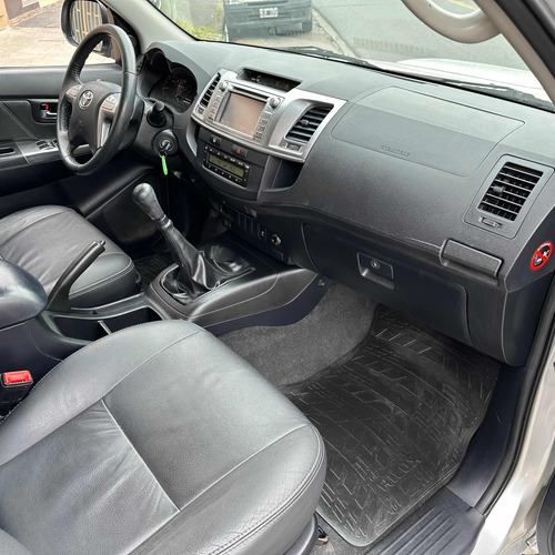 Toyota Hilux 3.0 Cd Srv Cuero 171cv 4x2