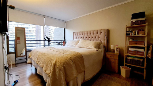 Departamento En Venta De 2 Dorm. En Las Condes