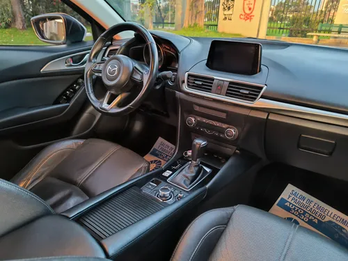 Mazda 3 2.0 Touring