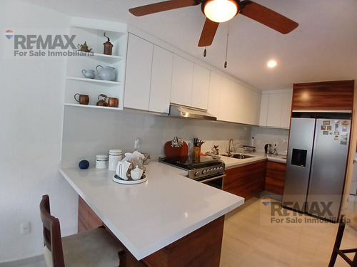 Venta De Casa En Condominio En Burgos, Temixco, Mor...clave 5704