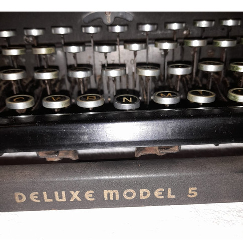 Antigua Maquina De Escribir Remington Rand Deluxe Portatil