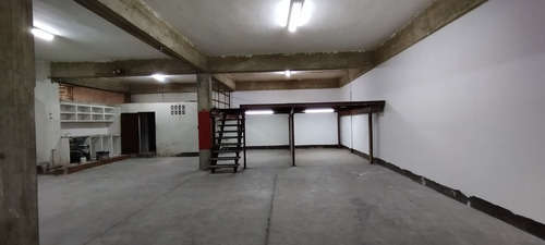 Imagen 2 de 7 de Best House Vende O Aquila Local Para Deposito En El Márquez