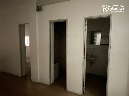 Local En Arriendo En Av. Las Vegas. Cod A775526