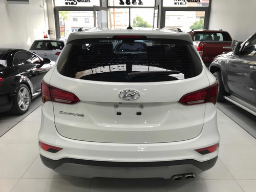 Hyundai Santa Fe 2.4 Seguridad 7as 6mt 2wd