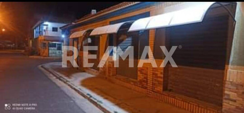 Imagen 5 de 6 de En Venta De Casa Con Uso Comercial Y Locales En San Diego Urb. Remanso