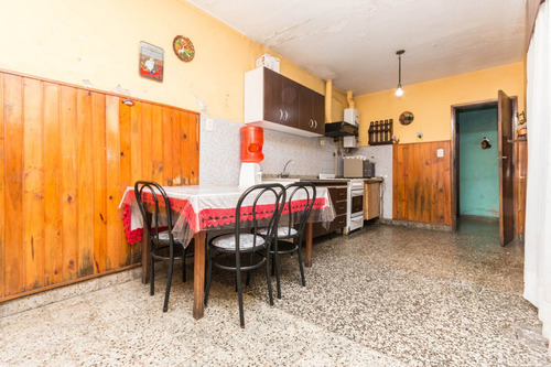 Imagen 7 de 30 de Casa 3 Amb C/cochera Y Fondo. Escucha Oferta