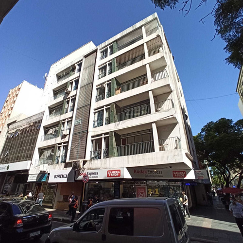 Imagen 9 de 11 de Oficina Con Balcon - En Peatonal Zona Bancos Esq Alvear!