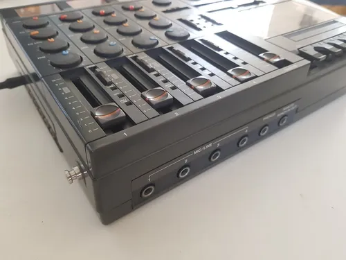 Mesa Tascam Ministudio Play E Gravador Portátil Porta One Mesa Tascam Ministudio Play E Gravador Portátil Porta One