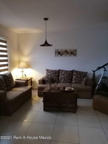 Imagen 2 de 12 de Casa Amueblada De 2 Niveles, En El Mirador. Renta
