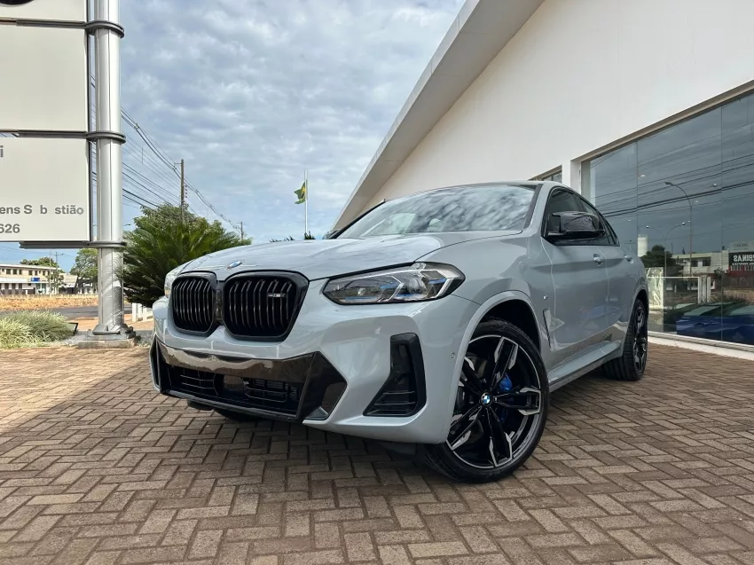 BMW X4 M40i