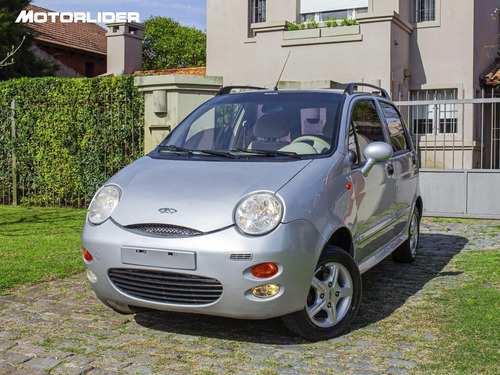 Imagen 23 de 25 de Chery Qq3 Confort 1.1 Extra Full | Permuta / Financia