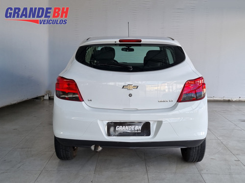 Imagem 4 de 11 de Chevrolet Onix 1.4 Lt Spe/4