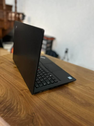 Laptop Tinkpad Modelo T490s Ram 8 Gb Ssd 256 Gb Windows 11 (Usado)