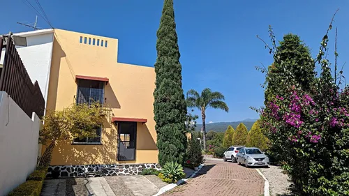 Venta Casa Sola En Privada Con Portón Eléctrico 5 Min De La Uaem