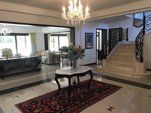 Casa En Golf, 6 Dormitorios *- Ref: 6099