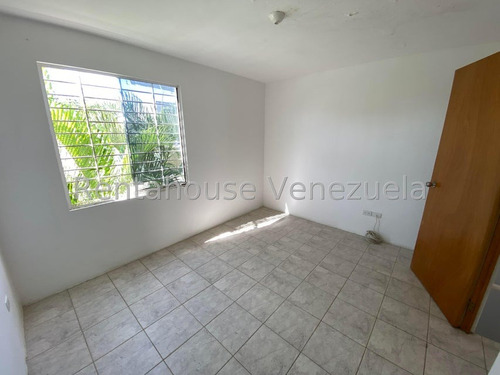 Bello Townhouse Para Seguir Remodelando A Tu Gusto