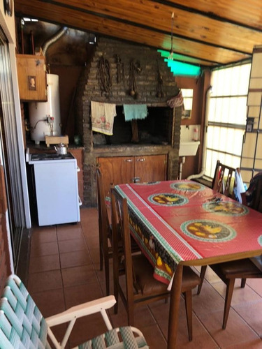 Imagen 7 de 14 de Casa De 3 Ambientes Y Cochera En Esqina C .madero