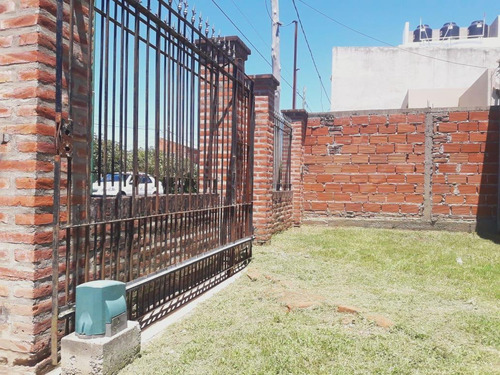 Imagen 4 de 16 de Terreno En La Plata - Calle 77 E/ 17 Y 18 - Dacal Bienes Raices