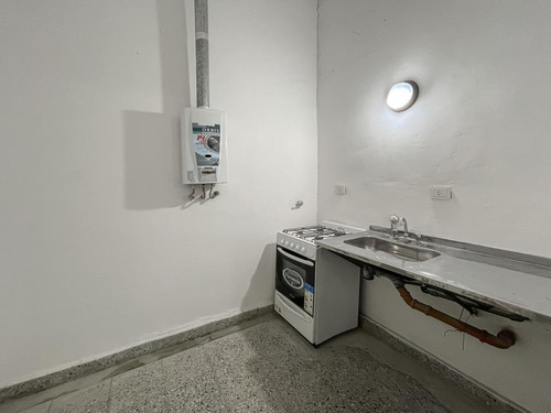Imagen 19 de 30 de Local Comercial Apto Clínica Con 19 Privados