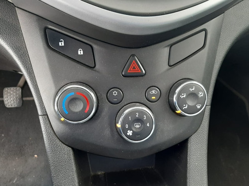 Imagen 11 de 14 de Chevrolet Sonic Lt Manual