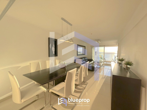 Imagen 2 de 20 de Apartamento En Venta En Piso Alto Con Vistas A Playa Mansa De Punta Del Este.