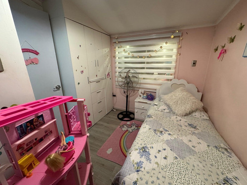 Casa De 2 Pisos, 3d+2b, Ubicada En Pasaje Tito, Comuna Puent