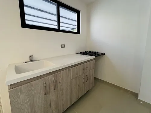 Casa En Venta En Ciudad Caucel Remodelada Con 2 Habitaciones Y 2 Baños